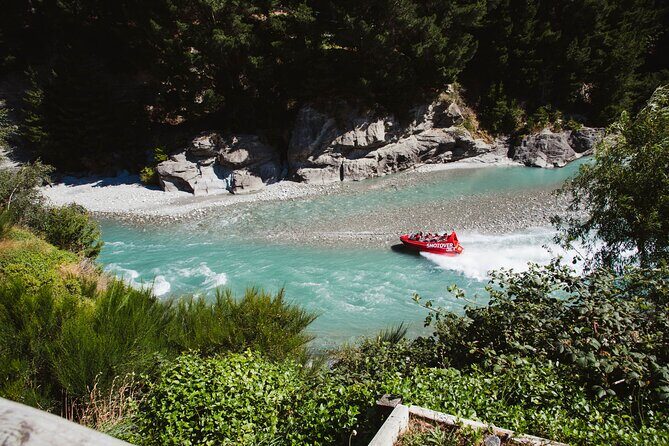 Best of Queenstown Guided Tour with Wine Tasting & Boat Cruise - Remarkable Sweet Shop fudge: the small stop that locals remember