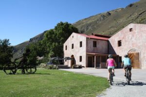 Bike The Wineries (3/4 Day) - Ride Through Queenstown Vineyards - Getting started: transfers and the Arrow Junction launch