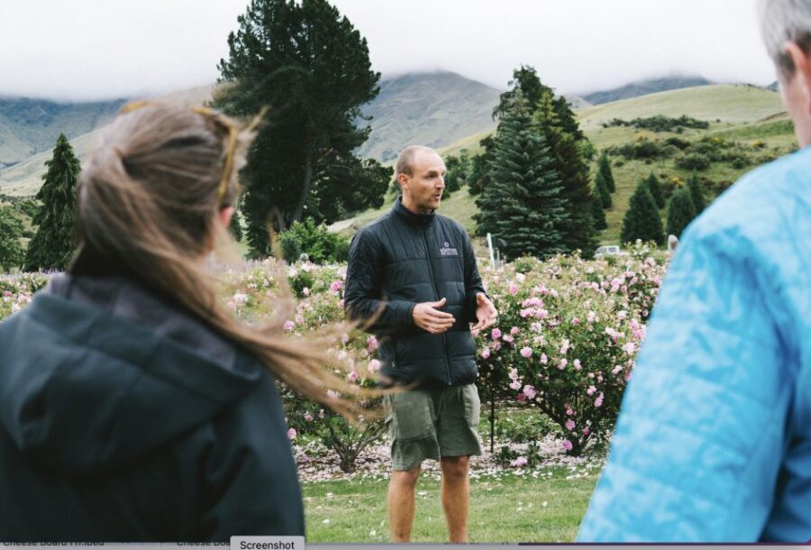 From Queenstown: Guided Gin Tour with Tastings - A 6-hour Queenstown gin circuit that actually teaches