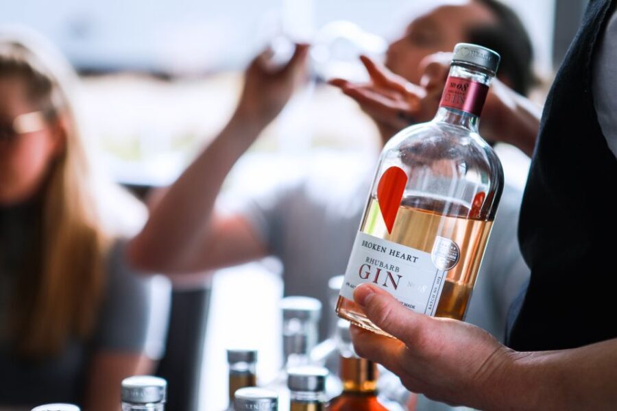 From Queenstown: Guided Gin Tour with Tastings - Scenic transport through Cardrona and Arrowtown