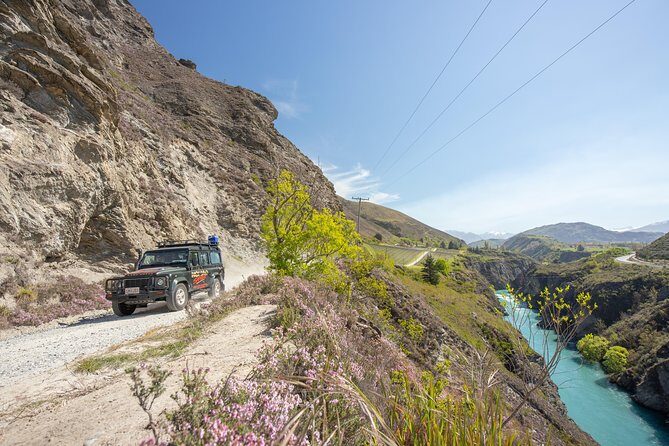 Lord of the Rings 4WD Tour from Queenstown (half day) - Arrow River gold panning: the hands-on moment