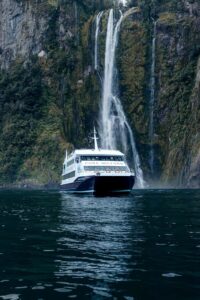 Milford Sound: Waterfalls, Wildlife, and Rainforest Cruise - How the 105 minutes actually feels on the water