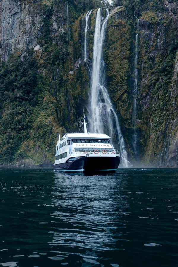 Milford Sound: Waterfalls, Wildlife, and Rainforest Cruise - How the 105 minutes actually feels on the water