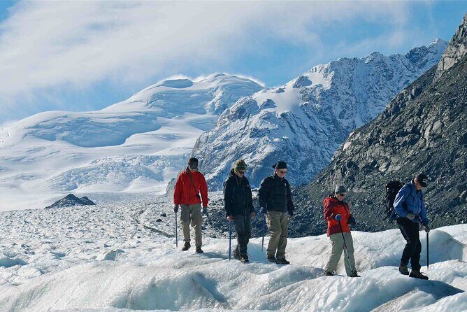 Mt Cook Small Group Tour & Heli Hike Combo from Queenstown - Kawarau Gorge to Cromwell: wine country views with a reason to stop