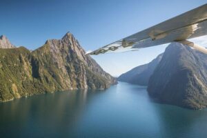 Premium Milford Sound Tour Including Cruise, Flight & Lunch - Queenstown Departure: Lake Wakatipu and The Remarkables