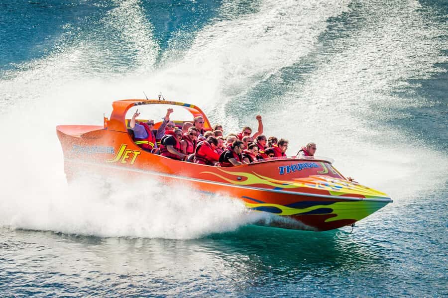 Queenstown: Jet Boat Adventure with Thunder Jet - Wet and cold: what to wear for a comfortable ride