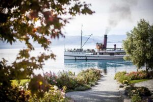 Queenstown: Walter Peak Gourmet BBQ & Lake Whakatipu Cruise - Lake Whakatipu cruise: Spirit of Queenstown or the TSS Earnslaw