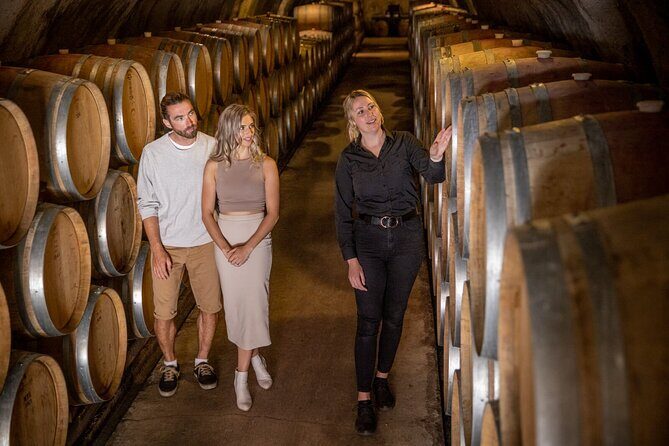 Queenstown Wine & Food Tour: Scenery, Tastings & Delicious Lunch! - Kinross Winery: the fully hosted tasting plus the wine & food paired lunch