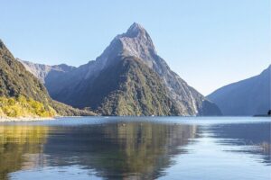 Small Group, Award Winning Milford Sound Day Experience & Cruise - Fiordland National Park Drive: Lake Te Anau, Milford Road, and Scenic Breaks
