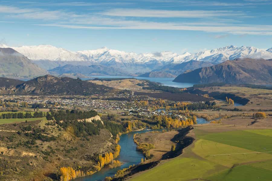 Wānaka: Scenic Helicopter Flight Wānaka Max - Over the Matukituki River: the valley that looks sculpted
