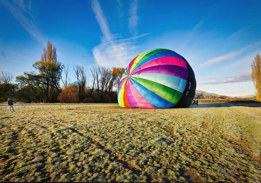 Wanaka: Scenic Hot Air Balloon Flight - Cruising Heights Over Lake Wanaka and Lake Hawea